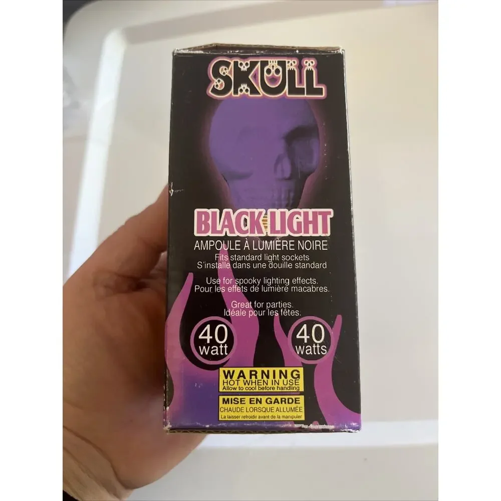 VTG Skull 90’s Purple Black Light Bulb Goth Gothic Scary Blacklite Halloween 3D